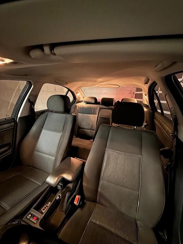 Gebraucht BMW 318 143 PS (105 kW) 2004 Grau Limousine