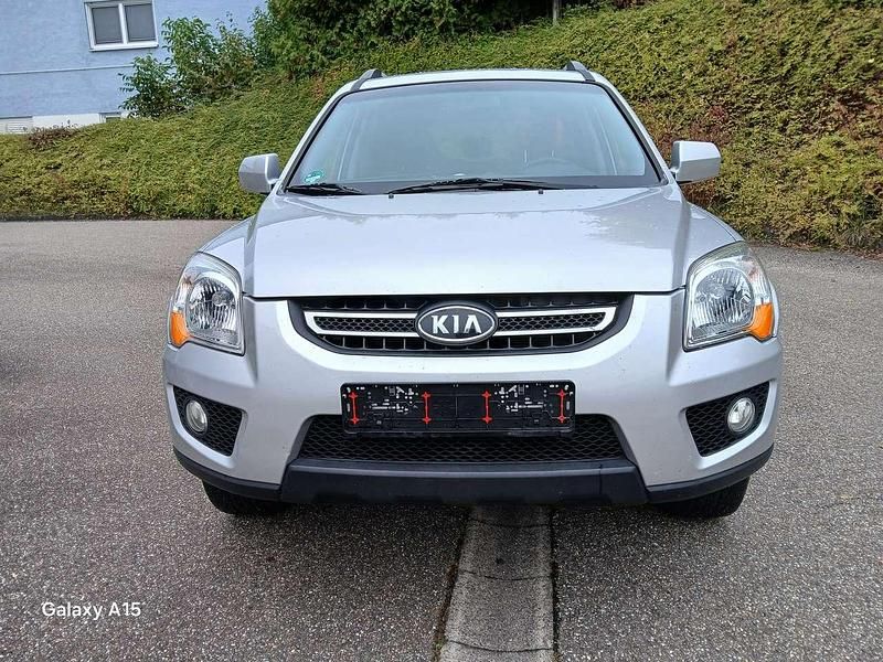 Grau Gebraucht 2010 Kia Sportage Attract SUV | 5.250 € (Fairer Preis) - Bild 1/4