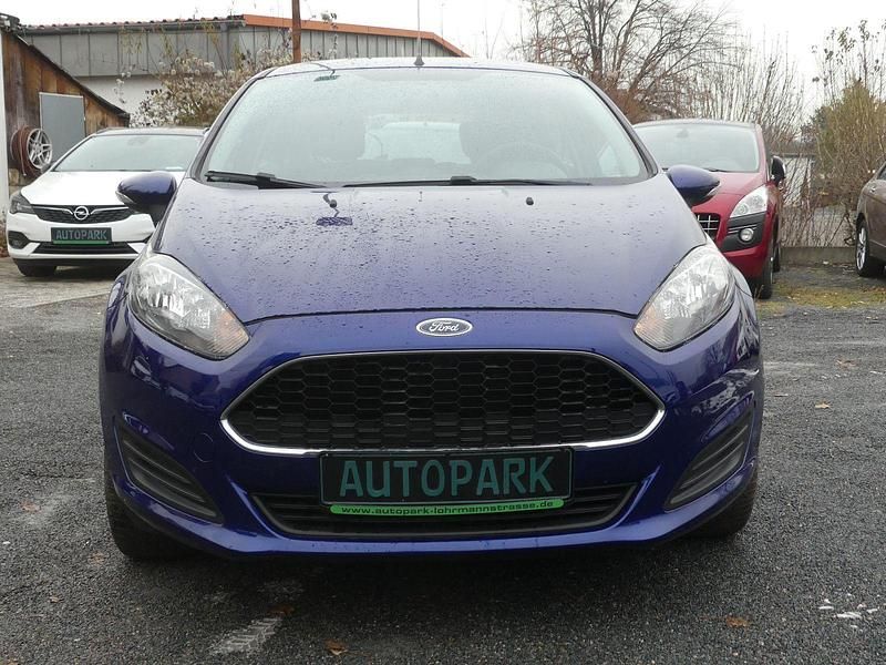 Gebraucht Ford Fiesta Trend 82 PS (60 kW) 2017 Blau Kleinwagen