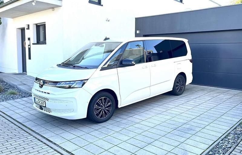 Weiß Gebraucht 2024 VW Multivan Life Van | 49.900 € (Superpreis) - Bild 1/4