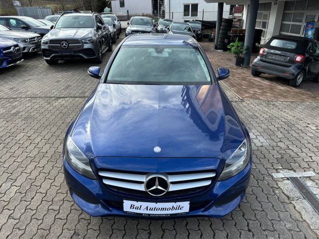 Gebraucht Mercedes C200 136 PS (100 kW) 2017 Blau Limousine