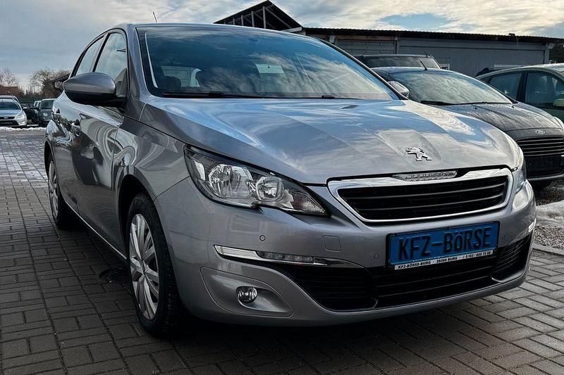 Gebraucht Peugeot 308 Active 131 PS (96 kW) 2018 Grau Limousine
