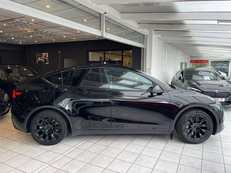 Usado Tesla Model Y RWD 255 kW (347 CV) 2023 Negro SUV
