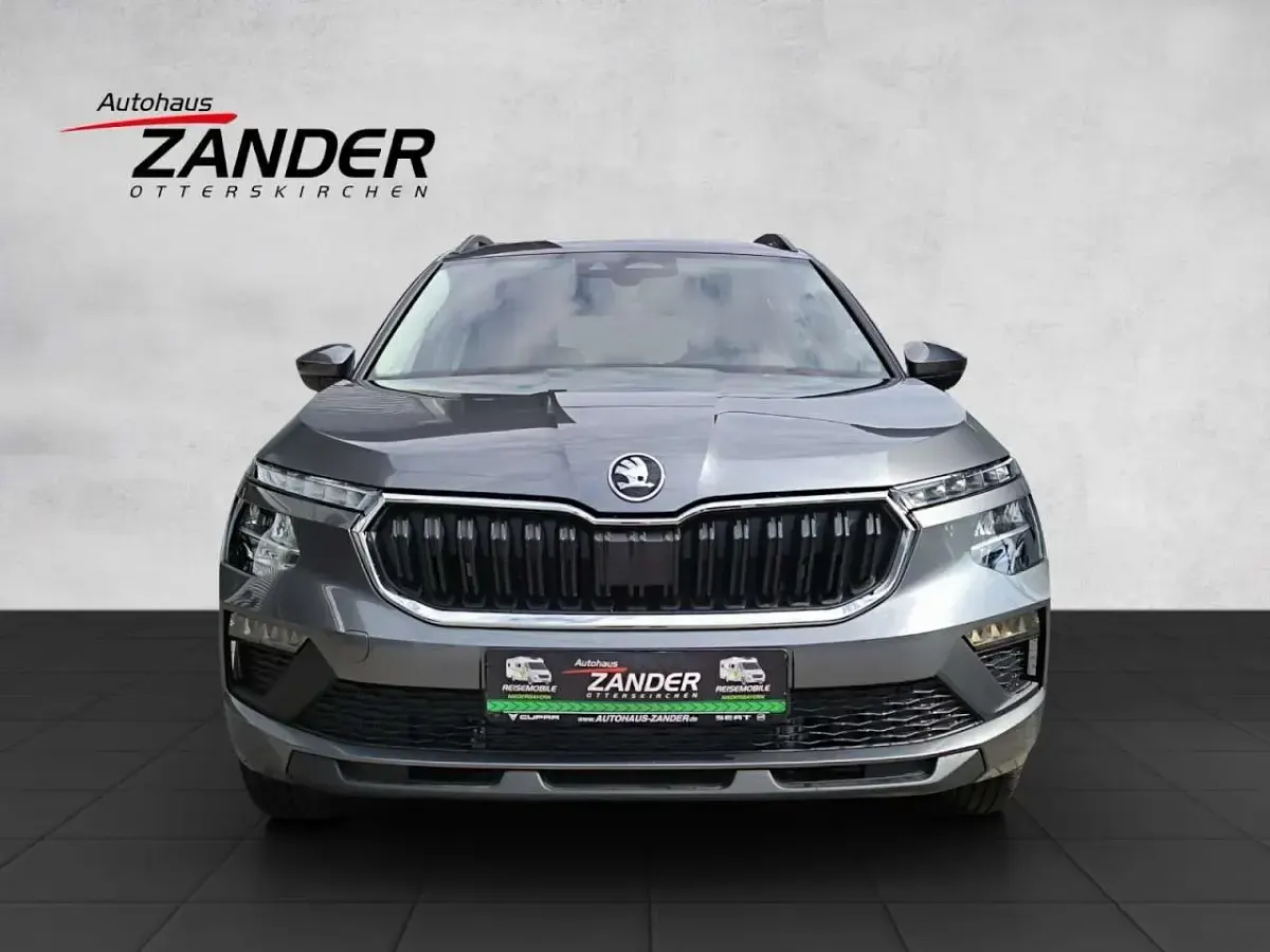 Neu Skoda Kamiq Drive 116 PS (85 kW) 2026 Graphitegrau SUV