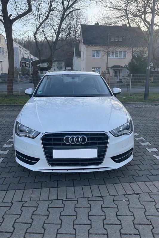 Gebraucht Audi A3 Ambiente 105 PS (77 kW) 2013 Weiß Limousine