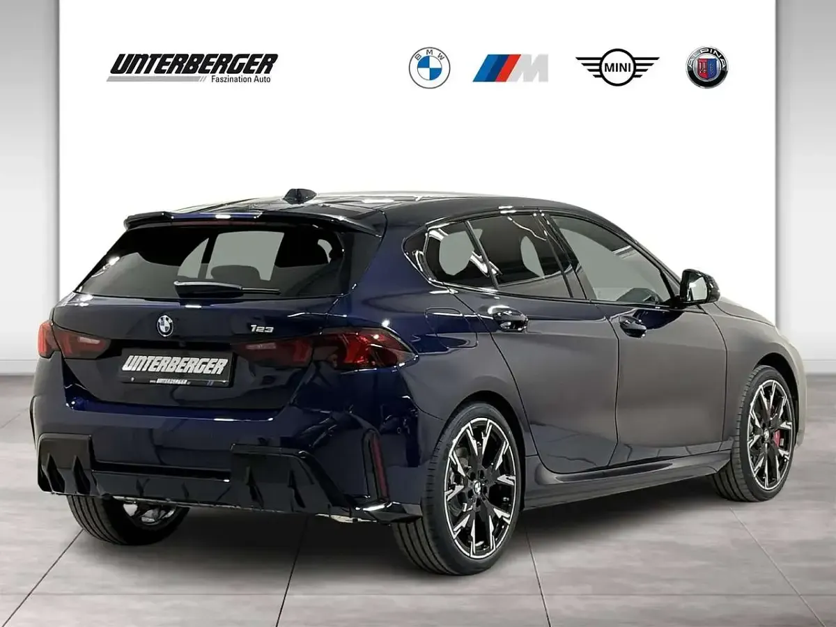 Neu BMW 123 M Sport 218 PS (160 kW) 2025 Blau Kleinwagen