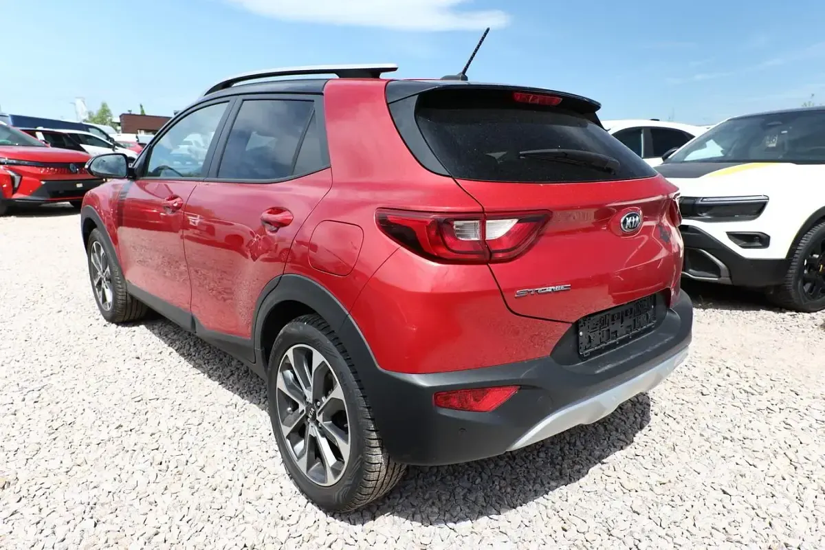 Gebraucht Kia Stonic Vision 99 PS (72 kW) 2018 Signalrot metallic / auroraschwa SUV