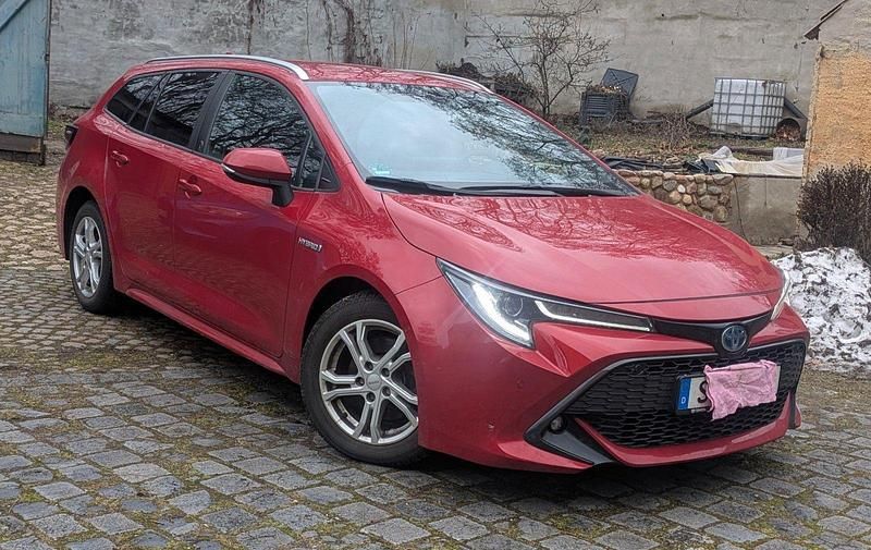Gebraucht Toyota Corolla Team 184 PS (135 kW) 2021 Rot Kombi