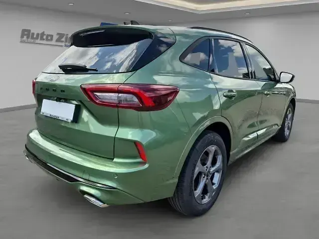 Neu Ford Kuga ST-Line 186 PS (136 kW) 2025 Gruen SUV
