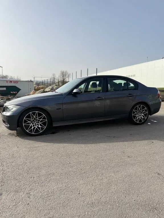 Gebraucht BMW 320 Performance 150 PS (110 kW) 2005 Grau Limousine