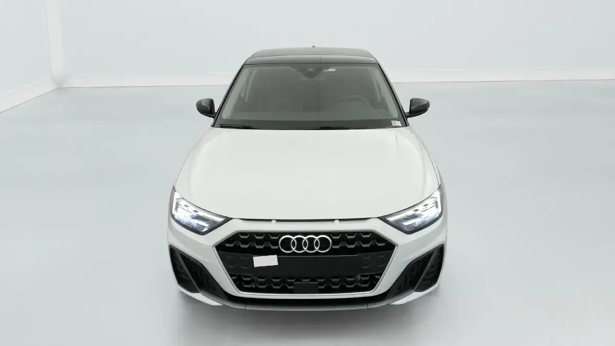 Neu Audi A1 Design 116 PS (85 kW) 2025 (blanc glacier/ toit noir) SUV