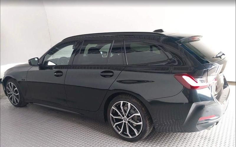 Gebraucht BMW 320 Sport Line 190 PS (139 kW) 2023 Schwarz Limousine