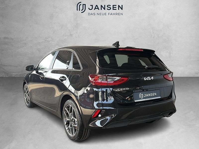 Neu Kia Ceed Style 140 PS (102 kW) 2025 Schwarz Kleinwagen