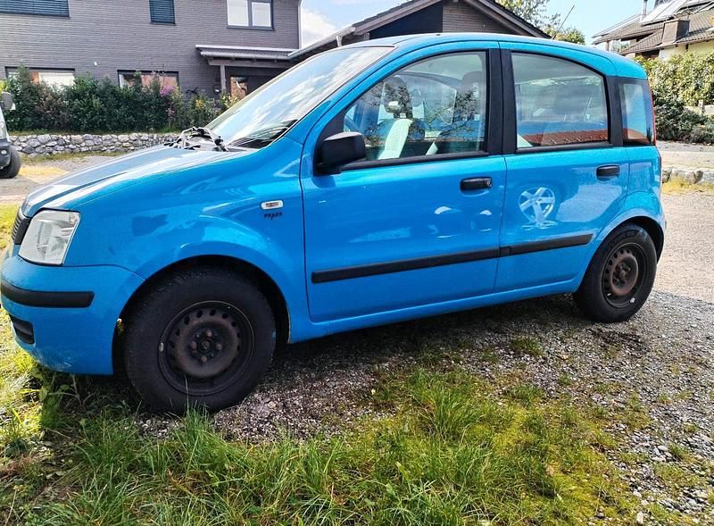 Blau Gebraucht 2005 Fiat Panda Kleinwagen | 1.100 € (Fairer Preis) - Bild 1/4
