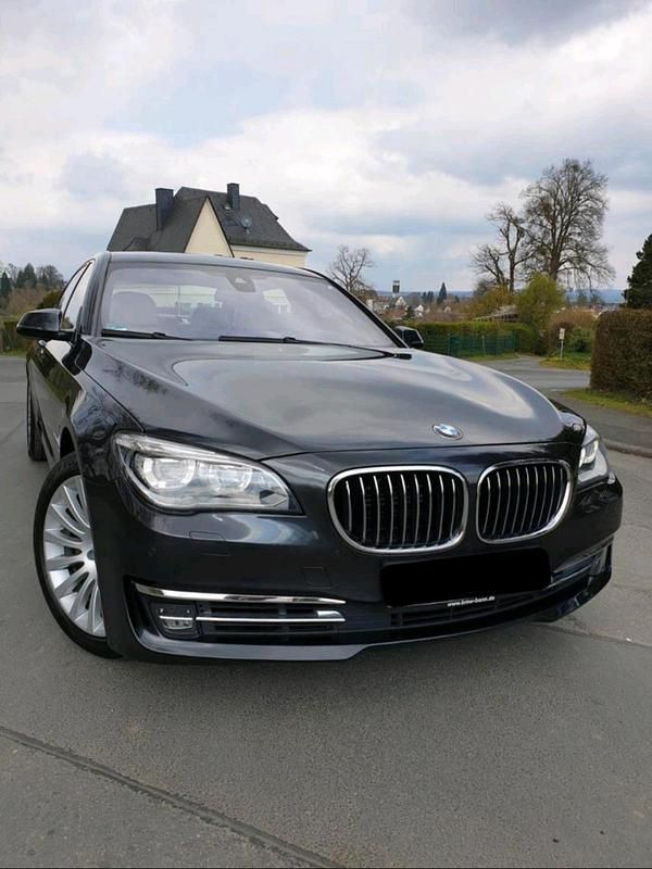 Second-hand BMW 750L Efficient Dynamics 449 CP (330 kW) 2013 Gri Berlinǎ