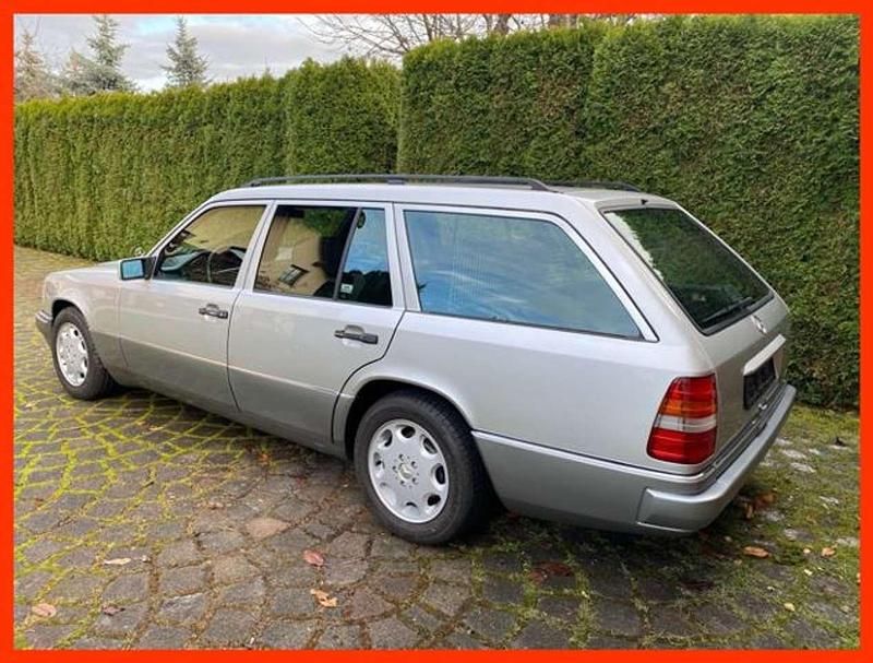 Gebraucht Mercedes E200 136 PS (100 kW) 1995 Silber Kombi
