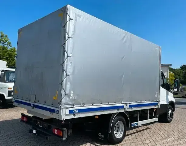 Gebraucht Iveco Daily 207 PS (152 kW) 2023 Weiss