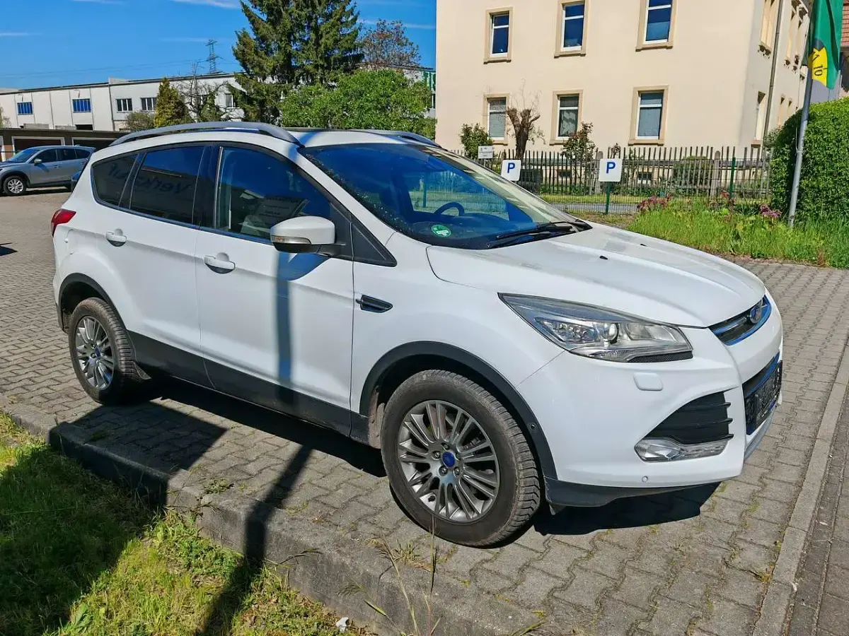 Używany Ford Kuga Titanium 163 KM (119 kW) 2014 Biały SUV