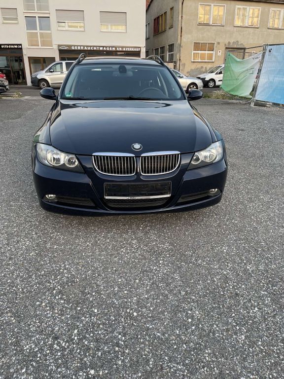 Blau Gebraucht 2008 BMW 318 Kombi | 2.990 € (Superpreis) - Bild 1/4