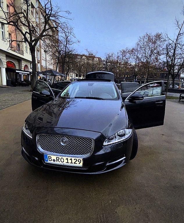 Schwarz Gebraucht 2012 Jaguar XJ Luxury Limousine | 7.800 € (Superpreis) - Bild 1/4