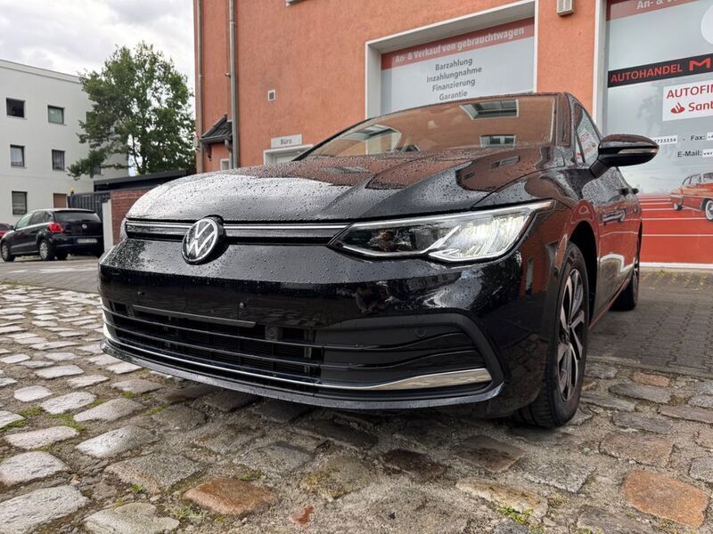 Schwarz Gebraucht 2021 VW Golf VIII Active Limousine | 17.999 € (Guter Preis) - Bild 1/4