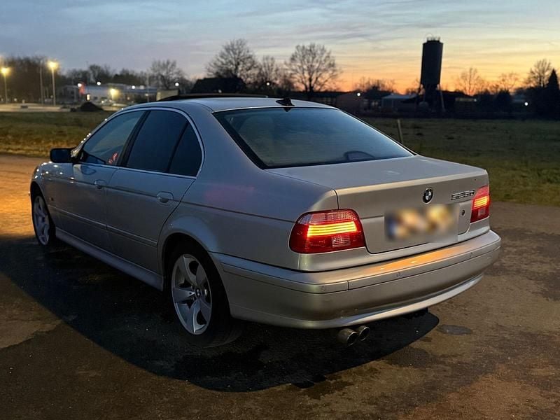 Gebraucht BMW 525 163 PS (119 kW) 2002 Silber Limousine