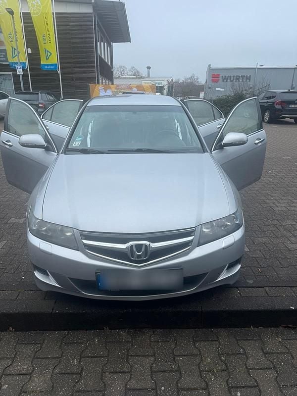 Grau Gebraucht 2006 Honda Accord Limousine | 1.900 € - Bild 1/4