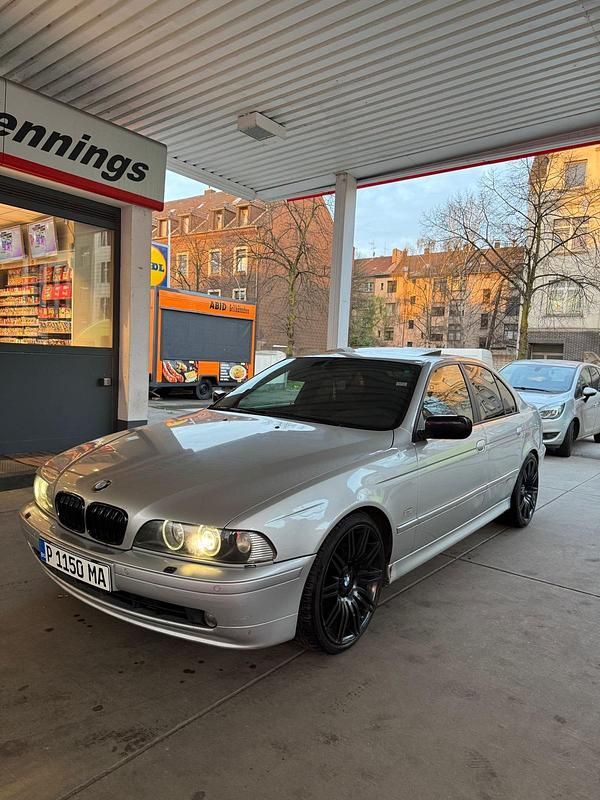 Gebraucht BMW 530 193 PS (141 kW) 2003 Silber Limousine