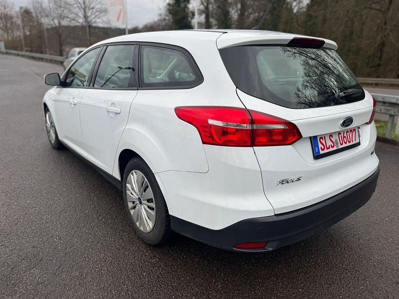 Gebraucht Ford Focus 125 PS (91 kW) 2016 Weiß Kombi