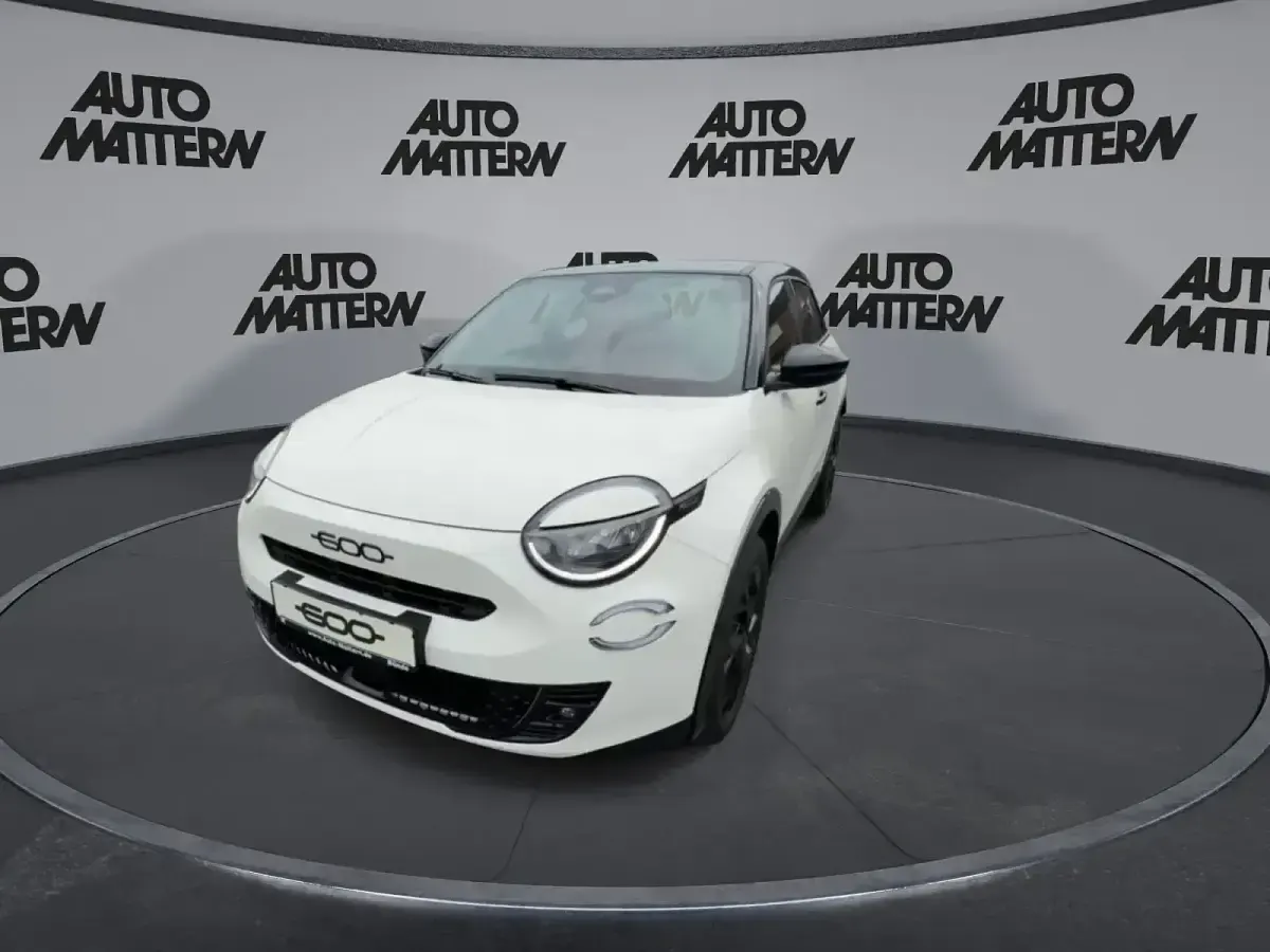 Neu Fiat 600 Street 101 PS (74 kW) 2026 Weiß SUV
