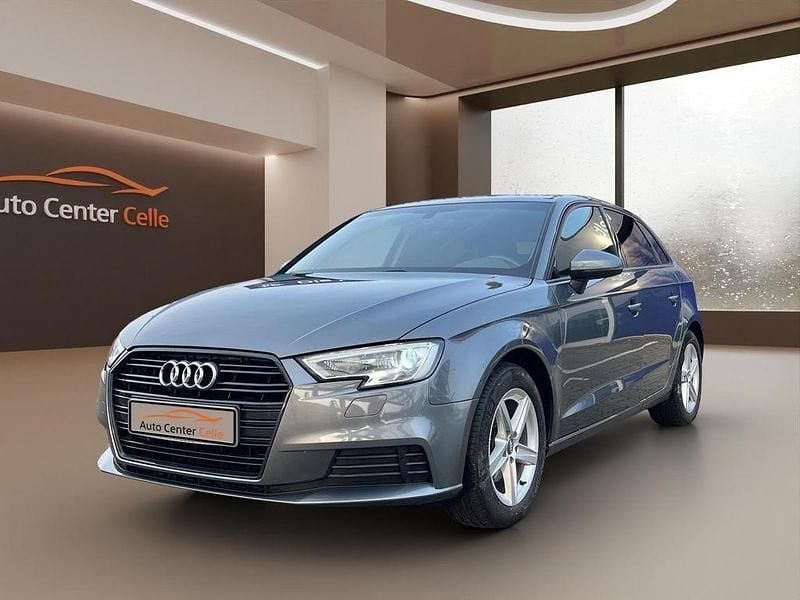 Gebraucht Audi A3 Sport 116 PS (85 kW) 2019 Grau Limousine