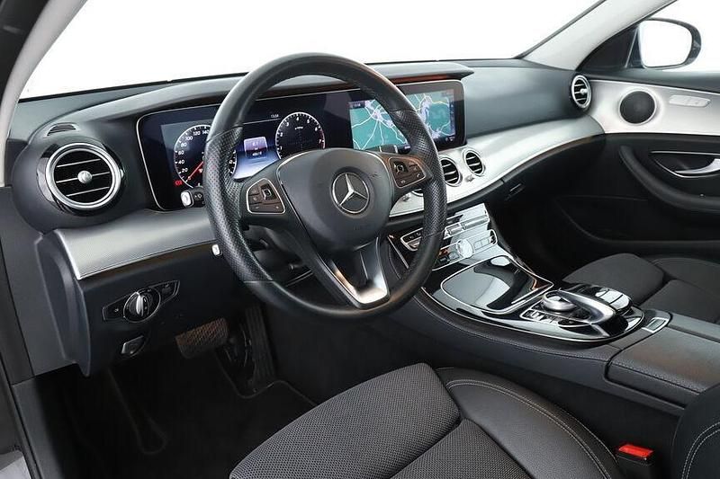 Gebraucht Mercedes E250 Avantgarde 211 PS (155 kW) 2017 Schwarz Limousine