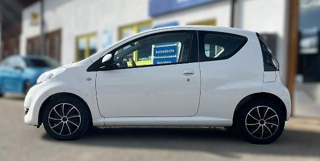 Gebraucht Citroën C1 SELECTION 68 PS (50 kW) 2011 Weiß Kleinwagen