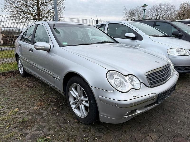 Gebraucht Mercedes C240 170 PS (125 kW) 2003 Silber Limousine