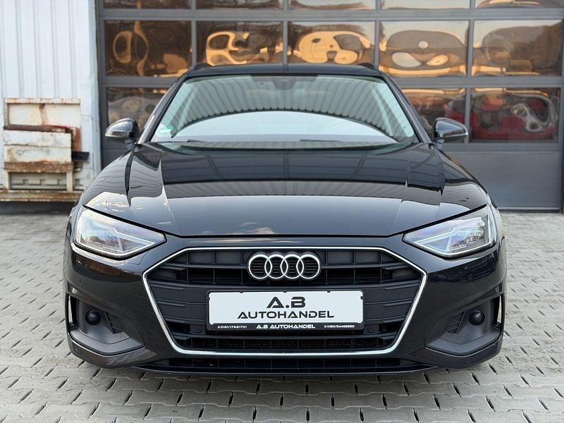 Gebraucht Audi A4 Sport 163 PS (119 kW) 2023 Schwarz Kombi