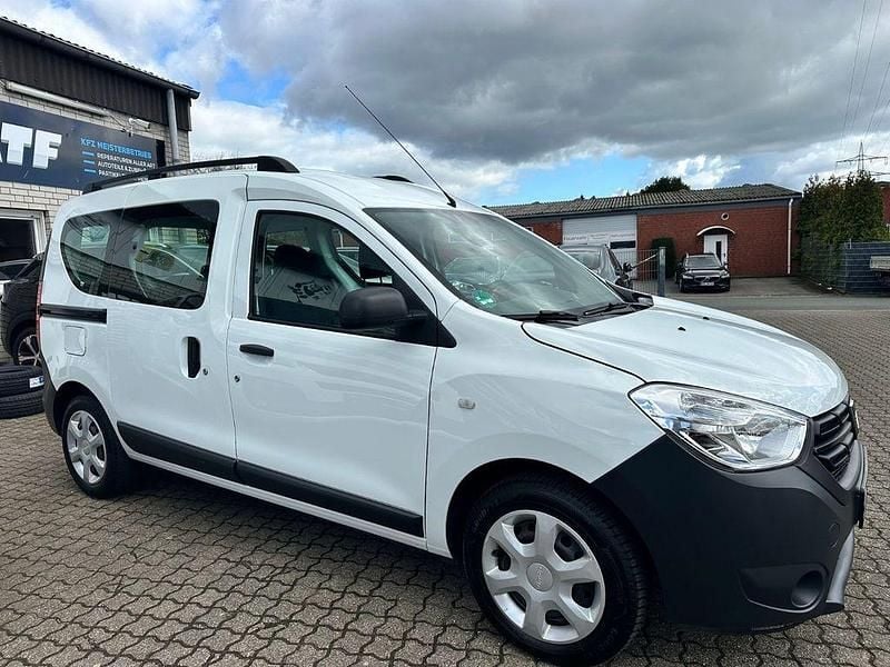 Gebraucht Dacia Dokker 102 PS (75 kW) 2020 Weiß Van / Kleinbus
