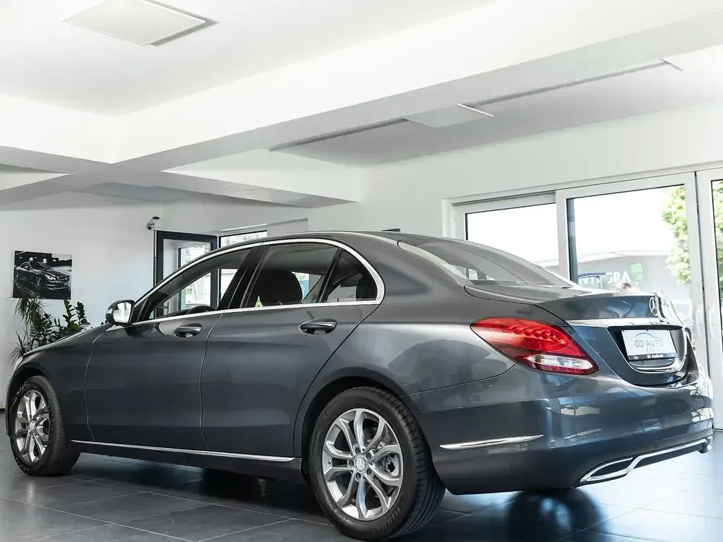 Gebraucht Mercedes C180 Avantgarde 156 PS (114 kW) 2014 Grau Limousine