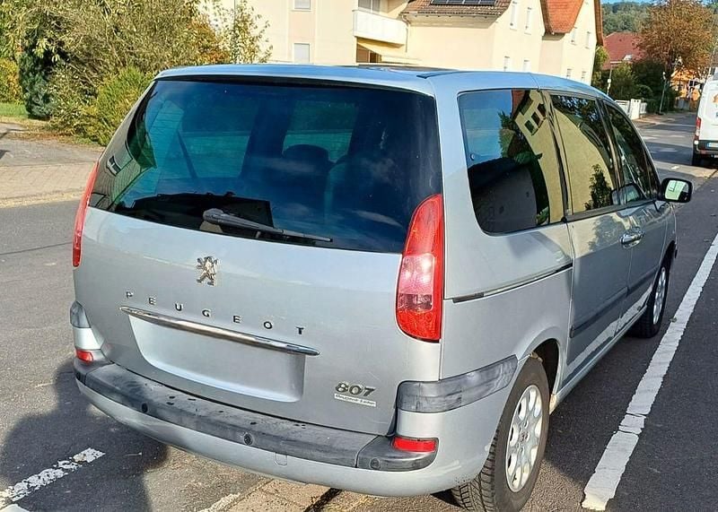 Gebraucht Peugeot 807 Family 107 PS (78 kW) 2003 Silber Van / Kleinbus