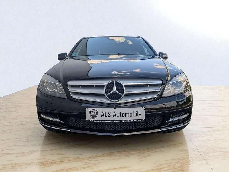 Obsidianschwarz metalliclack Gebraucht 2010 Mercedes C250 Limousine | 6.999 € (Guter Preis) - Bild 1/4
