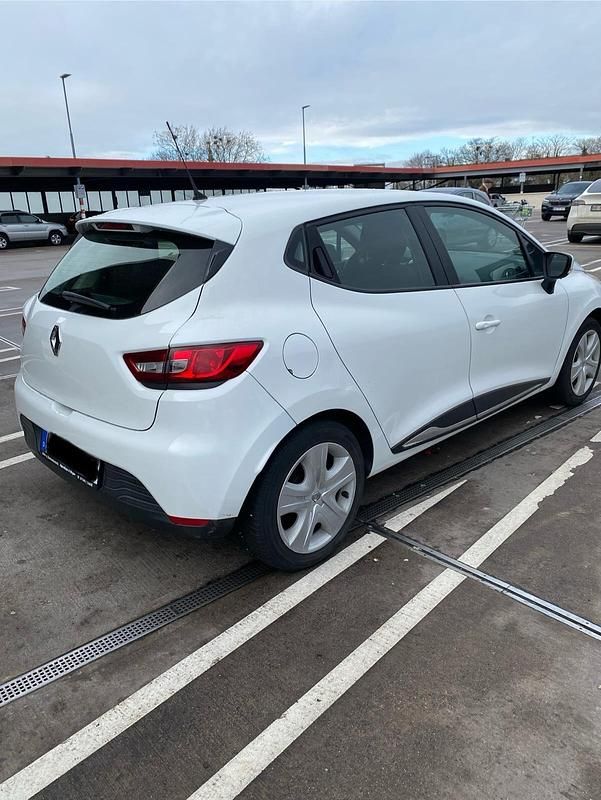 Gebraucht Renault Clio IV 73 PS (53 kW) 2014 Weiß Limousine