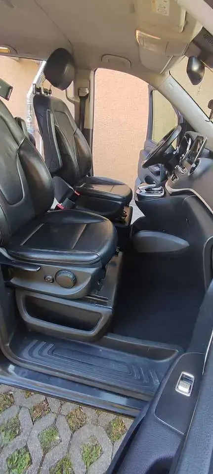Gebraucht Mercedes V220 Avantgarde Edition 163 PS (119 kW) 2014 Schwarz Van / Kleinbus