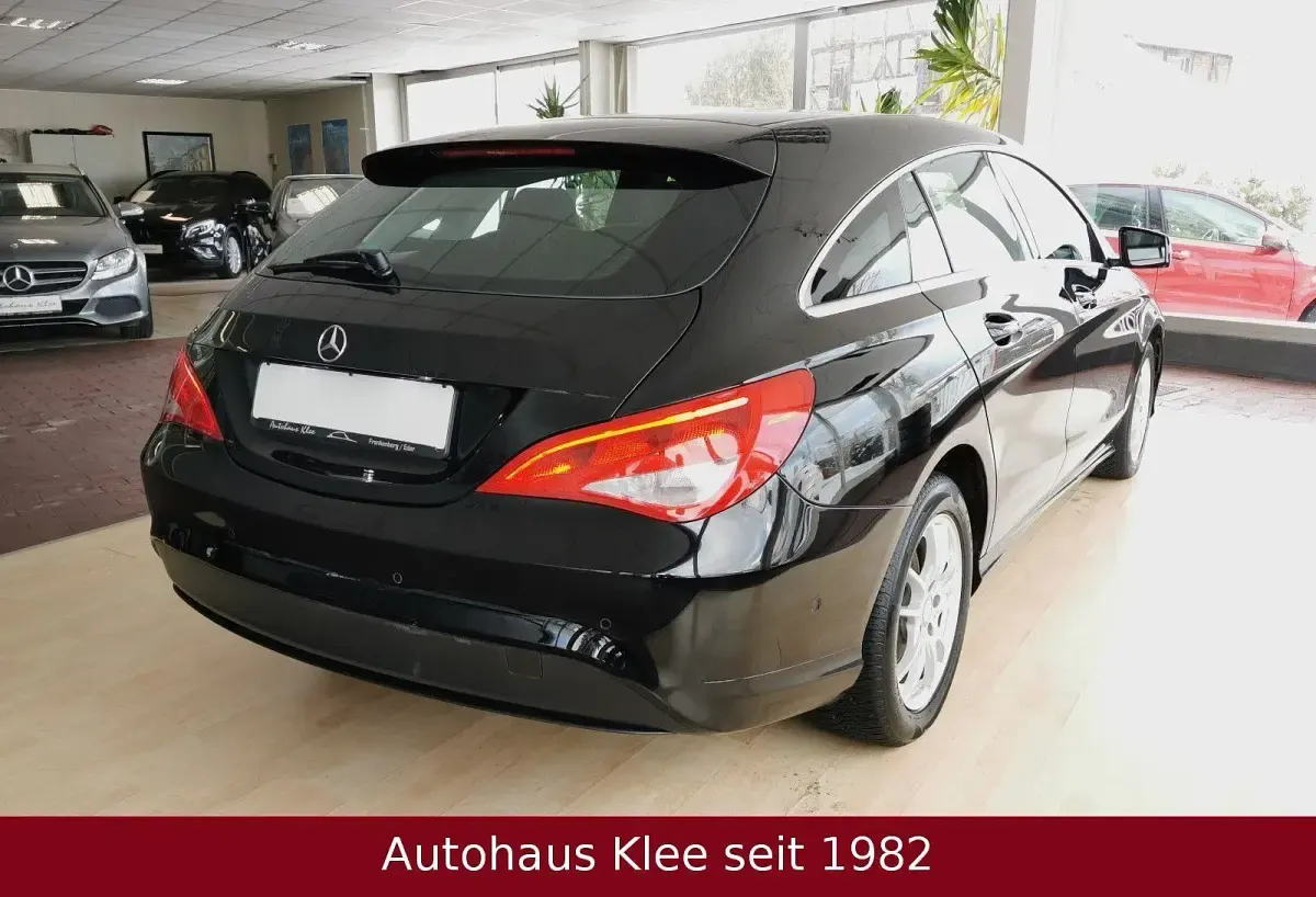 Gebraucht Mercedes CLA200 136 PS (100 kW) 2016 Nachtschwarz Coupé