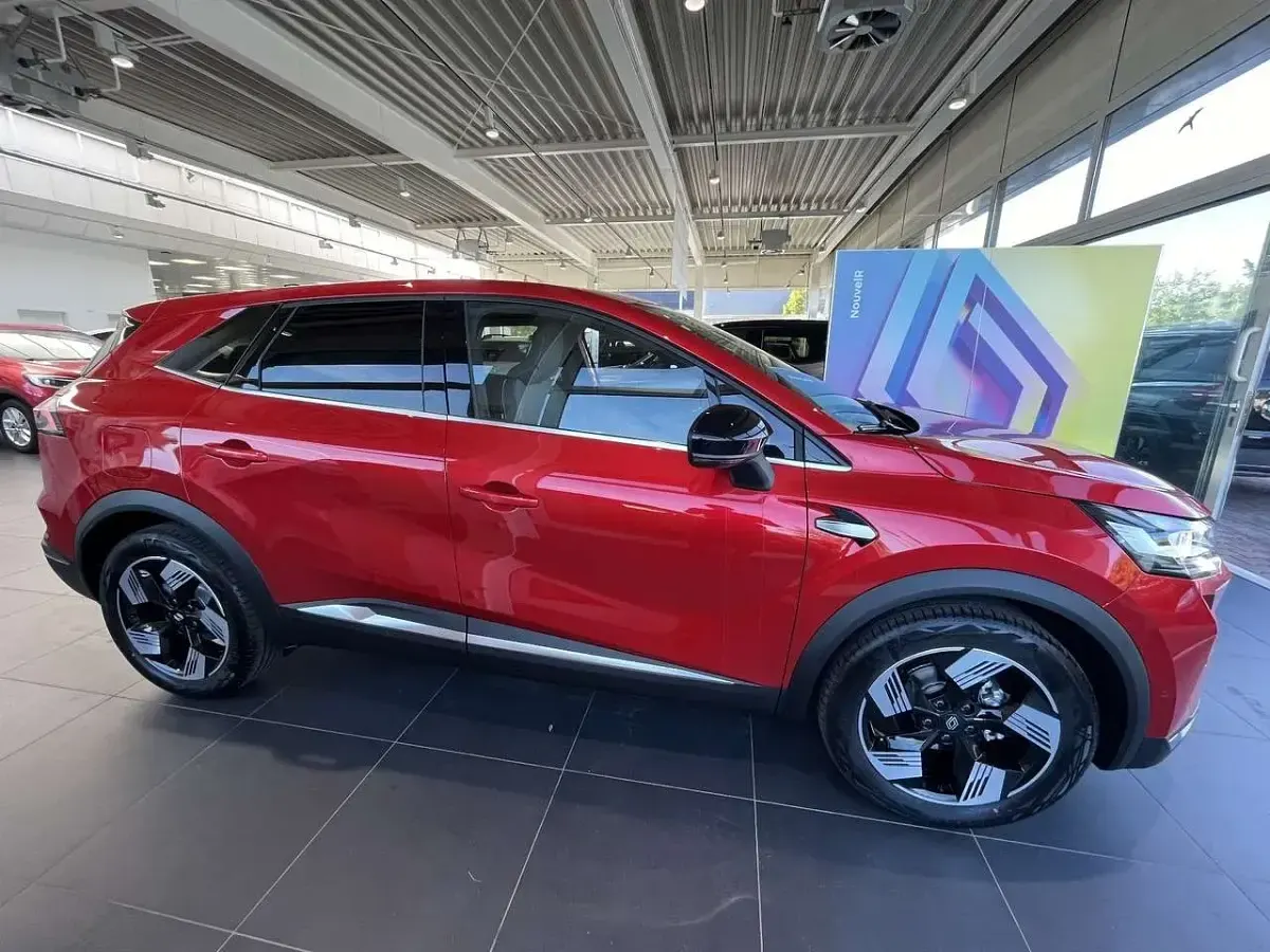 Neu Renault Symbioz Techno 140 PS (102 kW) 2025 Dezirrot metallic SUV
