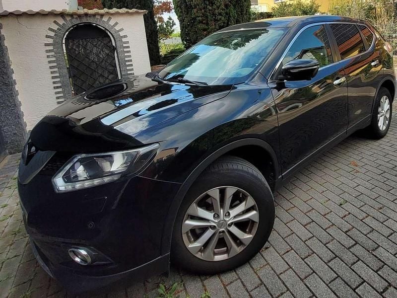 Schwarz Gebraucht 2015 Nissan X-Trail SUV | 12.900 € (Guter Preis) - Bild 1/2