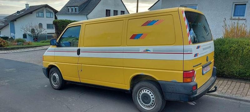 Używany VW Transporter 88 KM (64 kW) 2004 Żółty Van