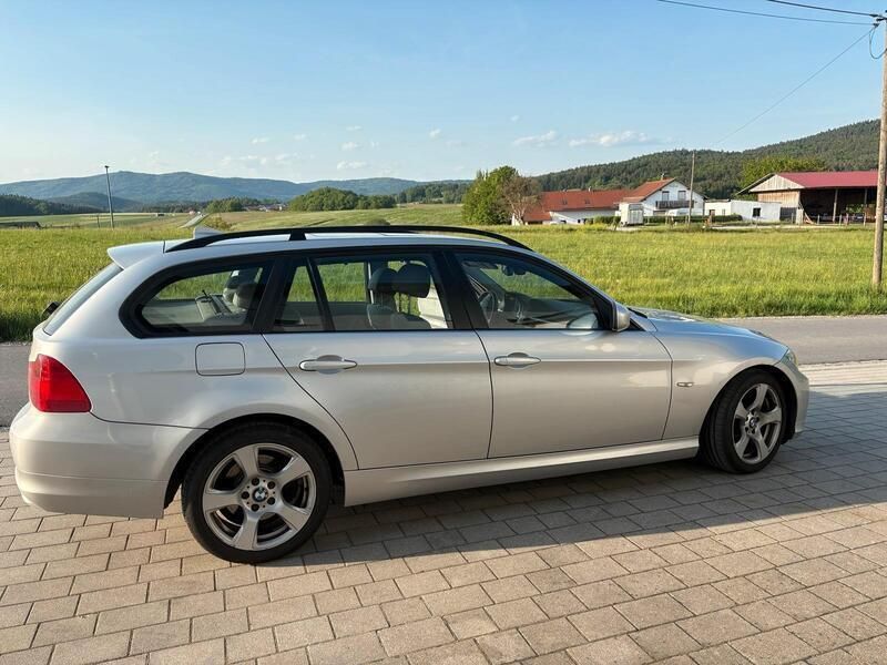 Silber Gebraucht 2009 BMW 320 Kombi | 3.300 € - Bild 1/4