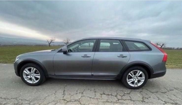 Grau Gebraucht 2019 Volvo V90 CC Kombi | 27.900 € (Guter Preis) - Bild 1/4