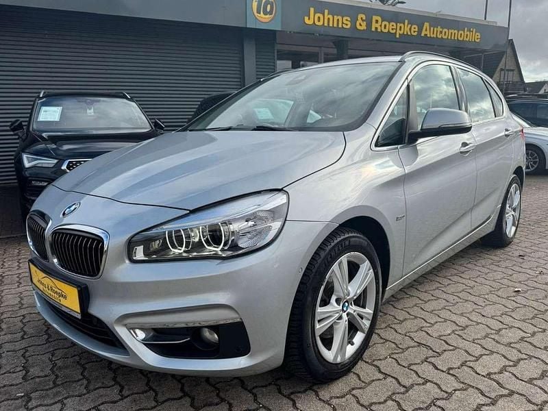 Gebraucht BMW 220 Luxury Line 190 PS (139 kW) 2016 Glaciersilber metallic Van / Kleinbus