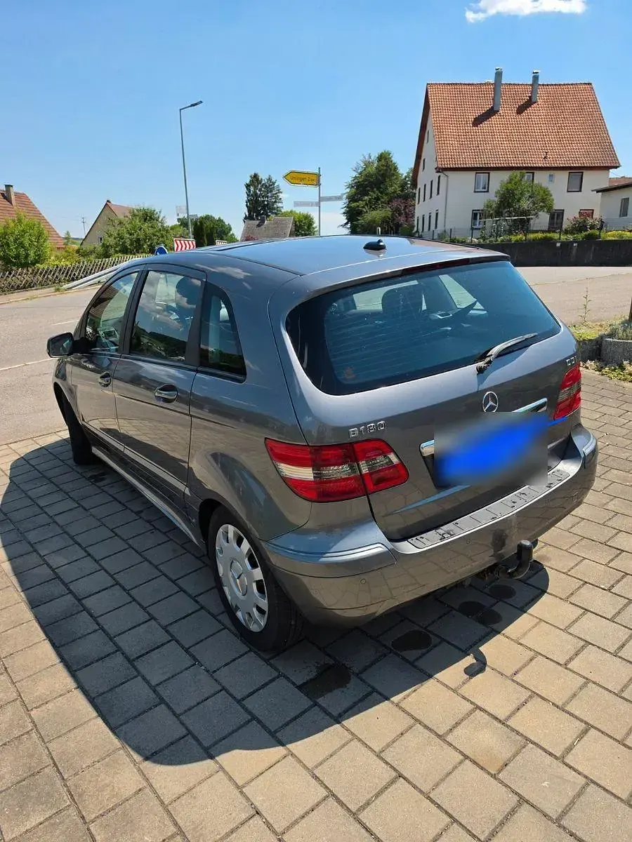 Gebraucht Mercedes B180 109 PS (80 kW) 2009 Grau Van / Kleinbus