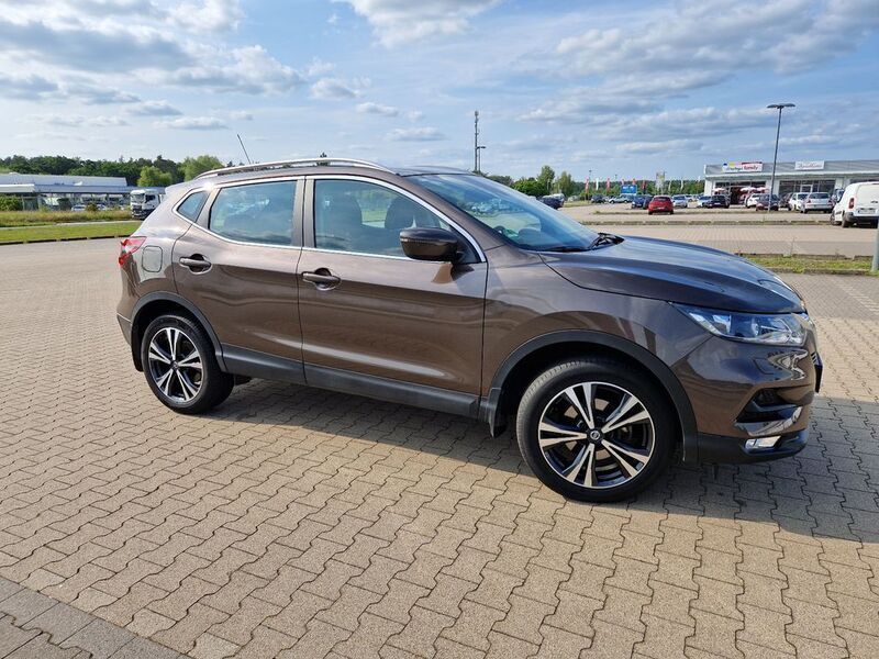 Bronze Gebraucht 2017 Nissan Qashqai Acenta SUV | 14.490 € (Fairer Preis) - Bild 1/4